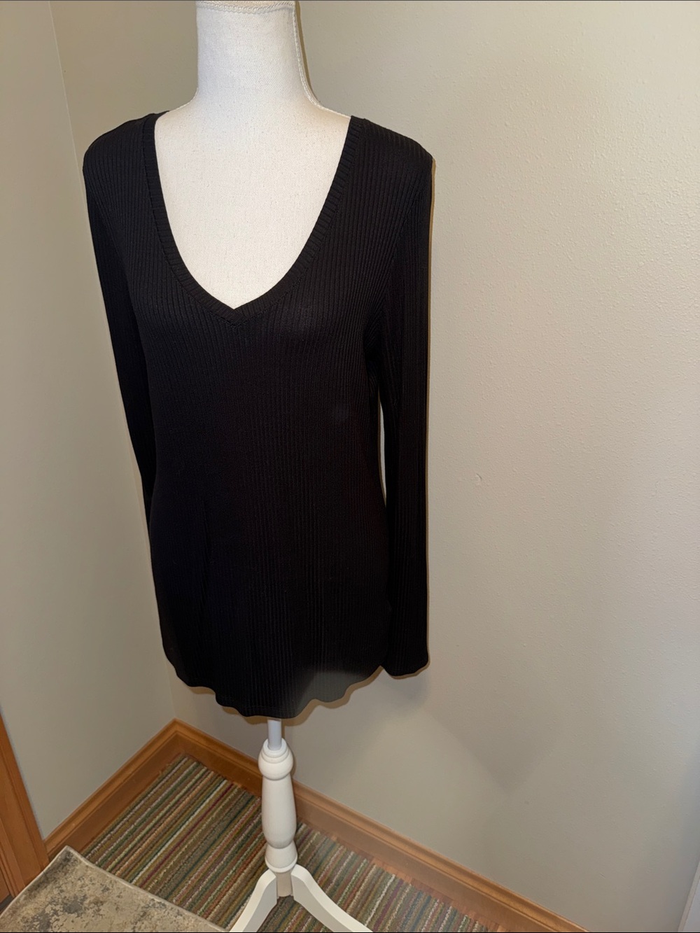 NWOT Rachel Zoe Black Ribbed V-Neck Long Sleeve Top Large